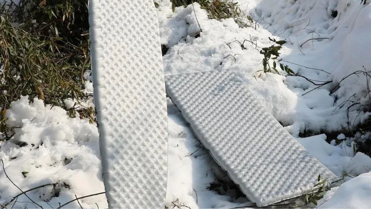 Reducing Heat Transfer: Sleeping Pads &amp; Their Role in Cold Climates